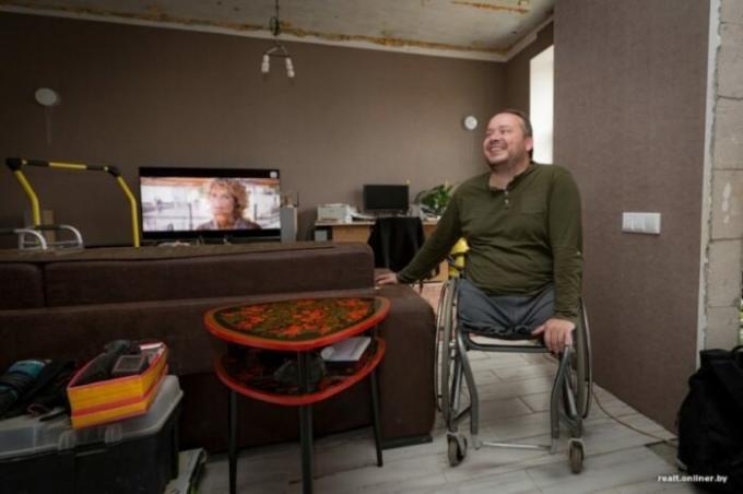 Vyacheslav državljan Minsku gradi hišo in sanja o prijetni terasi.