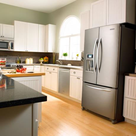 Hladilnik v kuhinji (35 fotografij) in drugi gospodinjski aparati, fotografije, video posnetki, navodila za oblikovanje DIY
