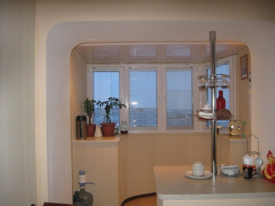 Balkon v kombinaciji s kuhinjo - razširjen prostor