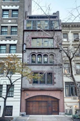Fasada na hiši v newyorškem Upper East Side.
