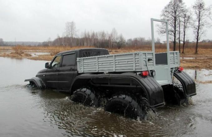 "Jamal" enostavno povečanje Forda, in nekateri modeli lahko celo plavati. | Foto: uazbuka.ru.