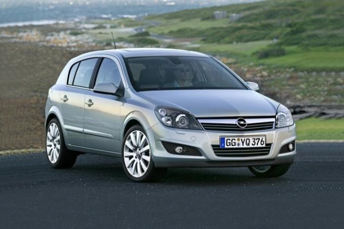 Opel Astra je izkazala za zelo priljubljen, tako na trgu novih avtomobilov, in na sekundarnem trgu. | Foto: infocar.ua