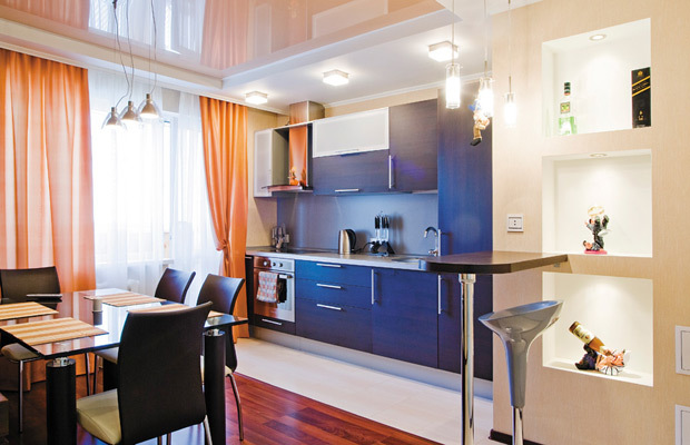 Pravilno coniranje je tisto, kar začne oblikovanje kuhinje dnevne sobe 15 m².