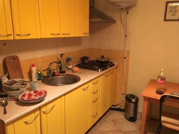 Kuhinja v stanovanju 32-letni ruski imenom Ivan.