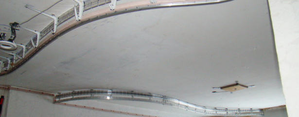 Večplastna zasnova stropnega stropa
