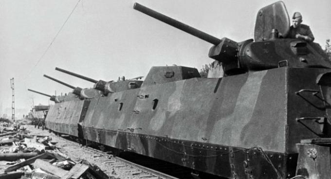 Oklepna začela že med vojno, prejetih od stolpa T-34. | Foto: twitter.com.