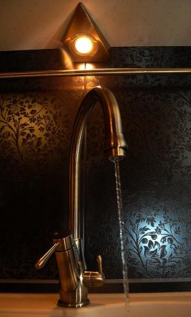 Tlak filtrirane vode, bronasti stil