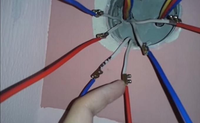 3 načini za povezovanje aluminija in bakrene žice, če je stara napeljava v hiši