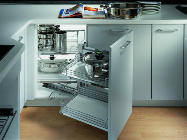 Polnilo za kuhinjske omare: DIY video navodila za vgradnjo, značilnosti notranjega polnila Blum, cena, fotografija