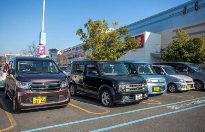7 dejstev o čudnih japonskih avtomobilov, ali pa na poti od Japoncev samih
