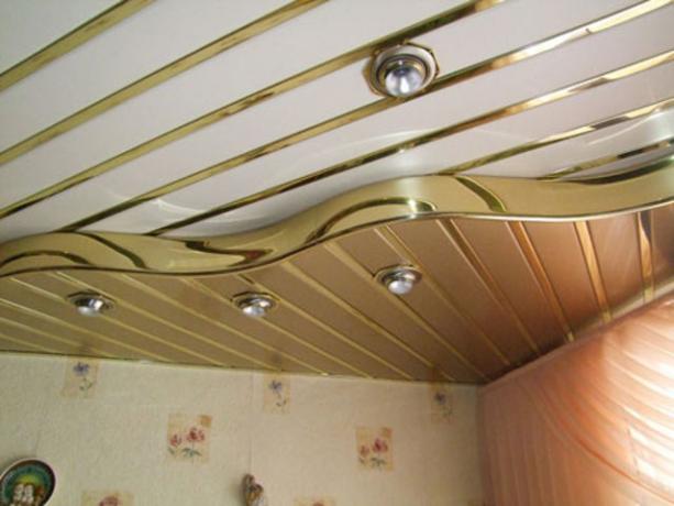 Fotografija - primer stropne dekoracije.