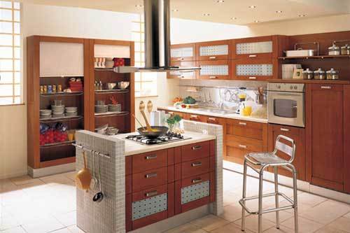Kako pravilno razporediti pohištvo v kuhinji: video navodila za namestitev, cena, fotografija