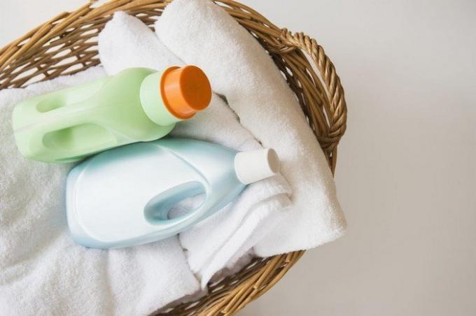 Kako varno belilo za pranje perila in oblačil