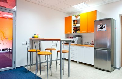 Kuhinja za pisarno, pisarniški kuhinjski koti, namestitev "naredi sam": navodila, foto in video vadnice, cena