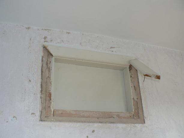 Kako zapreti okno med kopalnico in kuhinjo kot: video navodila za namestitev, cena, fotografija