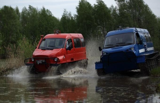 "Beaver" in "Snow Leopard" - Ruski terenska vozila za lovce in ribiče.