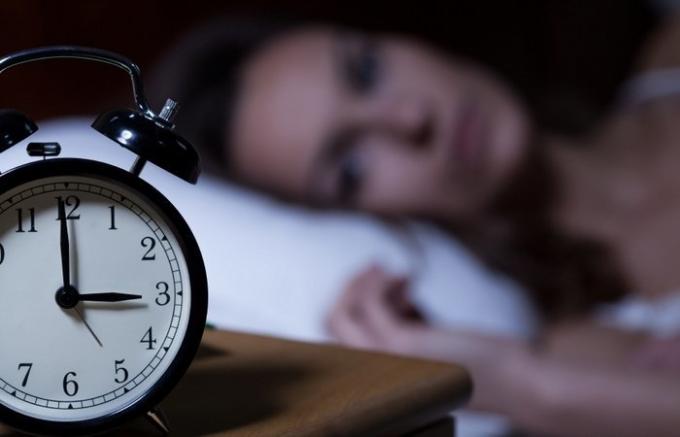 "Ne morem spati?": Preprost trik, ki vam bo pomagal zaspati tudi z nespečnosti