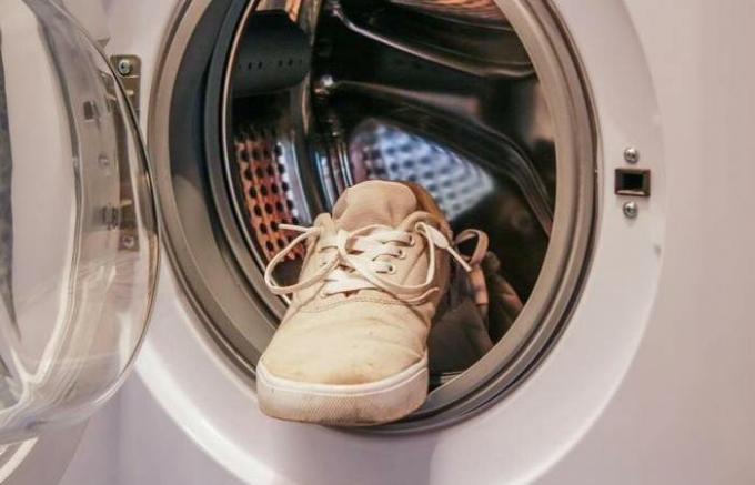 Kako pranje čevljev v stroju.