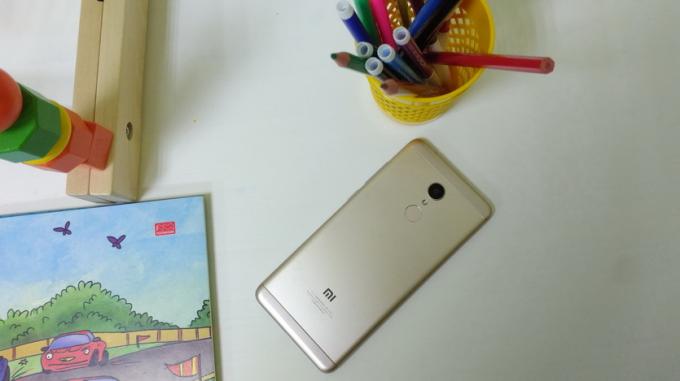 Pregled Xiaomi Redmi 5: nestandardni poceni telefon - Gearbest Blog India