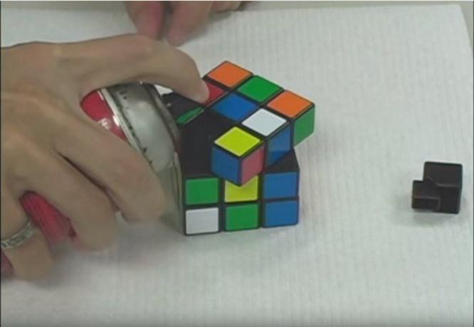 Kako pospešiti Sklep Rubikovo kocko
