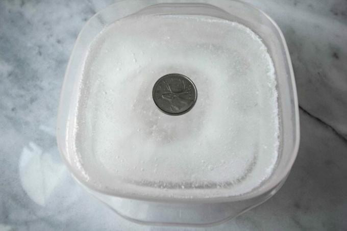 Kovanec v zamrzovalniku - dokazano način.